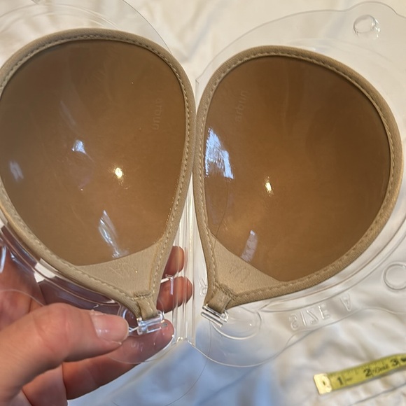 Lingerie Solutions superlite adhesive bra nude size A - Picture 5 of 9